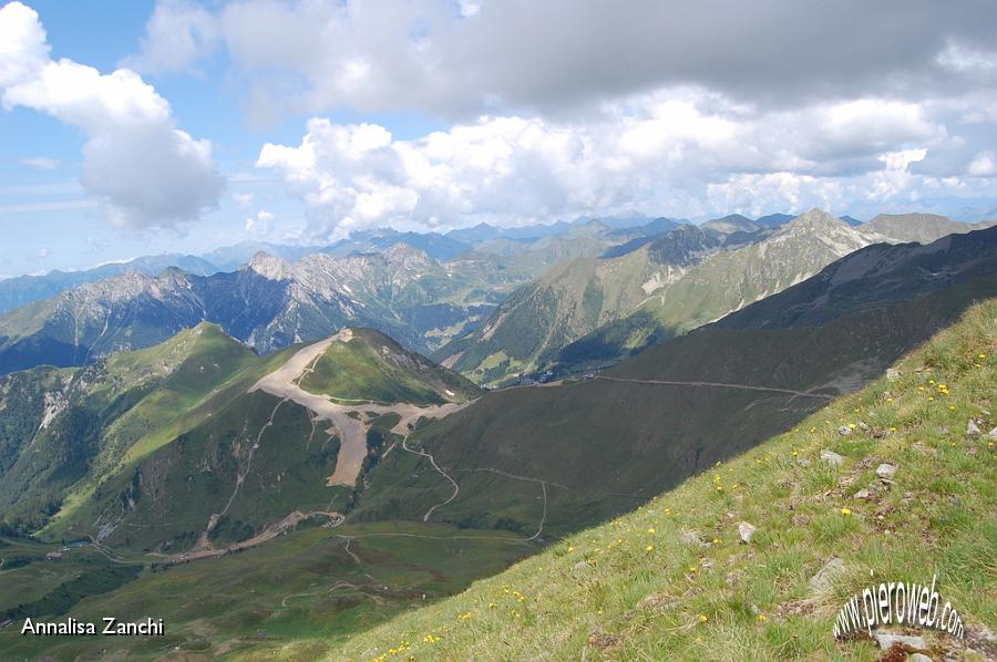 13 Panorama sulla Val Carisole e la zona di Foppolo.JPG